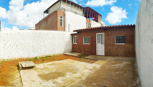 Imagen 11 de 13 de Re/max 2mil Vende Amplia Y Cómoda Casa En La Asunción - Isla De Margarita