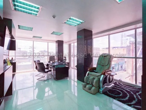 Estefani Salon Vende, Extraordinario Edificio Comercial En Centro Barquisimeto , Lara Mls #25-4020