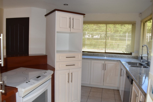 Imagen 15 de 25 de Casa En Residencial El Castillo, Con 4 Dormitorios, Chimenea, Amplia Zona Verde