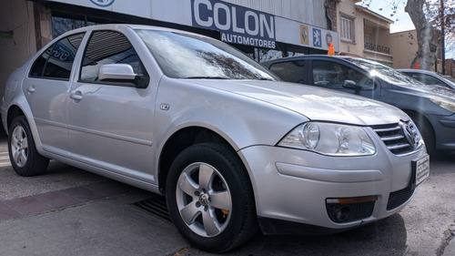 Imagen 13 de 15 de Volkswagen Bora 2010 2.0 Nafta Trendline