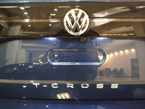 Imagen 2 de 18 de Volkswagen T-cross Comfortline 200 Tsi At #15