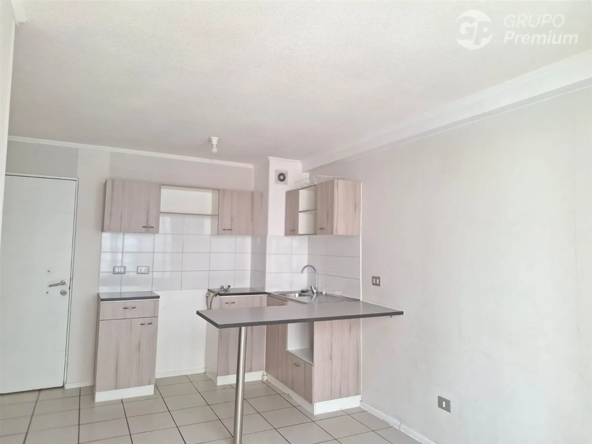 Imagen 2 de 26 de Departamento En Venta De 2 Dorm. 1b 2estaciionamiento Renca