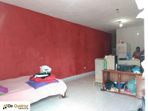 Imagem 3 de 5 de Chácara Em Itanhaém , Bairro Parque Vergara , Isolada, Lado Morro, Murado , Sala, Cozinha ,banheiro, Quintal, Área De Serviço , Grades De Proteção. - 4069 - 67694812