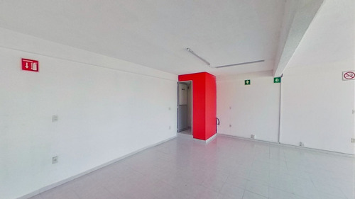 Edificio De Oficinas En Zona Comercial
