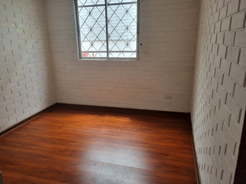 Casa En Primo De Rivera, Metro Santiago De Bueras
