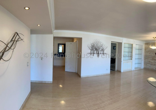 Alquiler De Elegante Apartamento En Colinas De Valle Arriba / Cl. Mls-24-21087