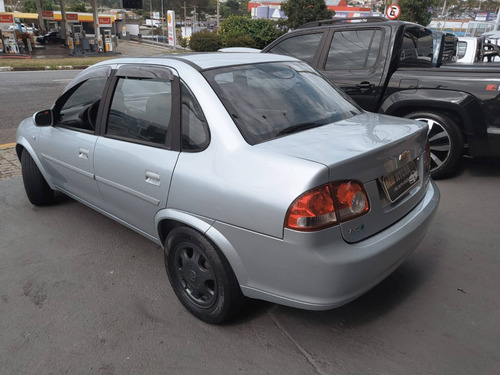Imagem 6 de 10 de Chevrolet Classic 1.0 Mpfi Ls 8v Flex 4p Manual