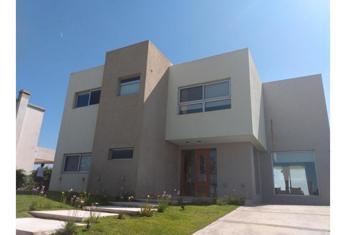 Venta Casa El Cantón Barrio Islas