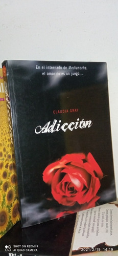 Libro Adicción. Claudia Gray