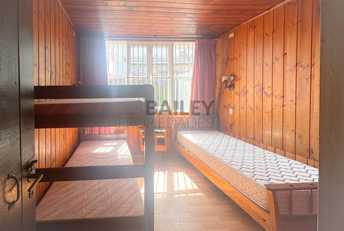 Casa En Venta De 7 Dorm. En Concón