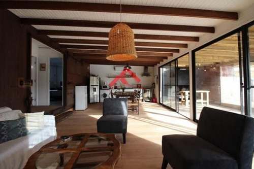 Venta De Casa En Punta Piedras, Manantiales.- Ref: 1631