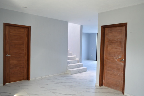 Casa C/recámara En Planta Baja, Los Almendros, Zapopan.