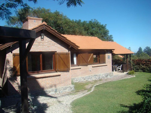 Casa En Venta En Barrio Balneario