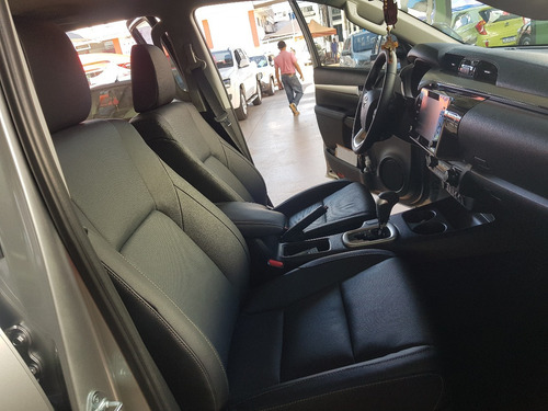 Imagem 9 de 13 de Hilux Srx 2.8 Diesel 4x4 Automatic 204cv 2021/2021 Prata Top