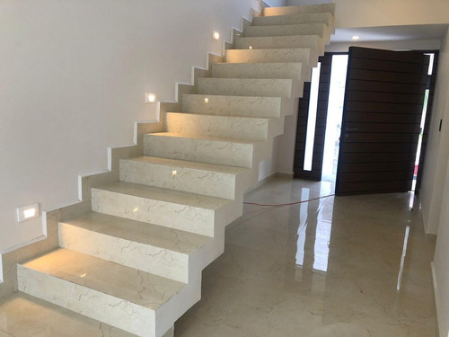 Imagen 3 de 10 de Casa En Venta En Fraccionamiento Amorada - Zona Carretera Nacional. Monterrey, N. L. (orld)