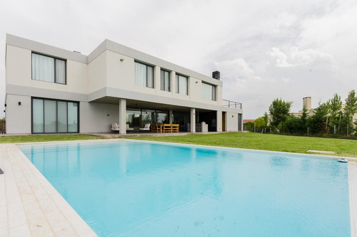Alquiler Casa 7 Ambientes - Salida Laguna - C/muebles - Chacras De La Reserva