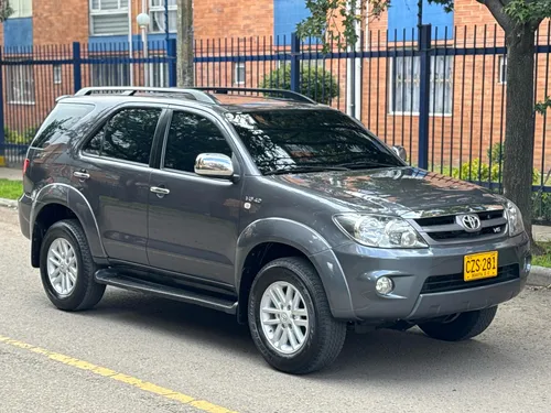 Toyota Fortuner 4.0 Sr5