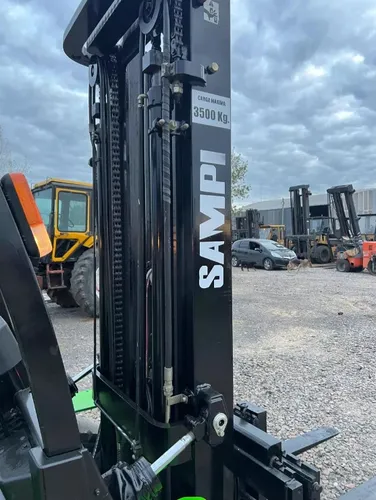 Autoelevador Sampi 3500kg Torre Triple C/desp Motor Izusu
