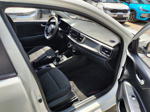 Kia Rio 1.6 L Sedan Mt