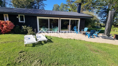 Casa De Campo Remodelada De 4d4b Con Jardin En Frutillar