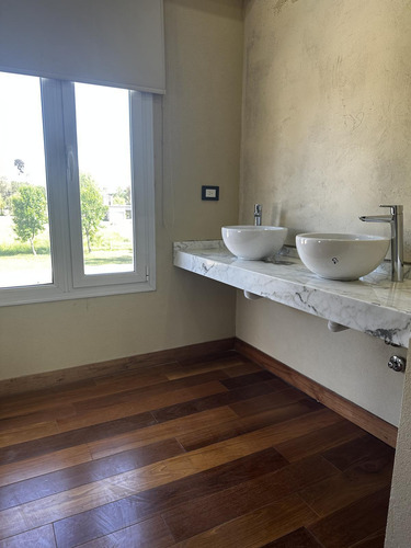 Moderna Casa En Venta Club De Campo El Moro