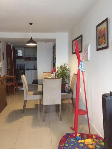 Venta De Apartamento 2 Dormitorios Con Terraza En Tres Cruces