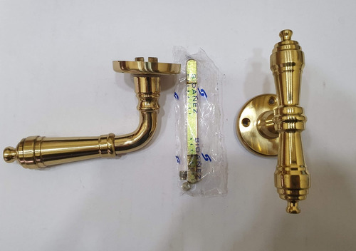 Imagen 3 de 7 de Manija Doble Con Cruz Modelo Trocadero Sidañez Bronce Pulido