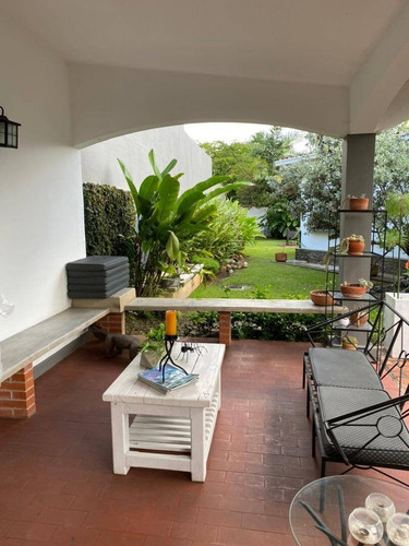 Imagen 1 de 12 de Venta Casa Guataparo Country Club 980m2 Morella Dj 04244231059 Mdj 137722