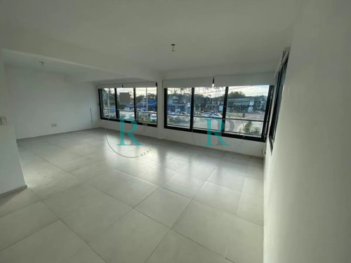 Venta Con Renta Anual, Apartamento Apto Profesional, Consultorios, Estudio... Punta Del Este.