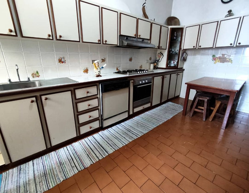 Casa En Venta, Urbanizacion Club De Campo, San Antonio De Los Altos. Of