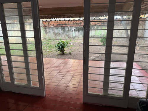 En Venta De Casa Ubicada Urb. Los Caobos Mcy.