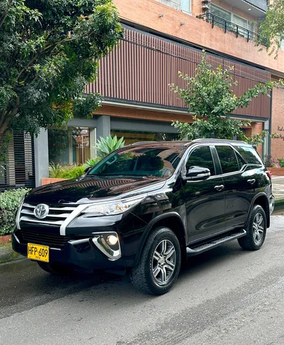 Toyota Fortuner 2.7 Gasolina Automática 4x2 7 Puestos Full