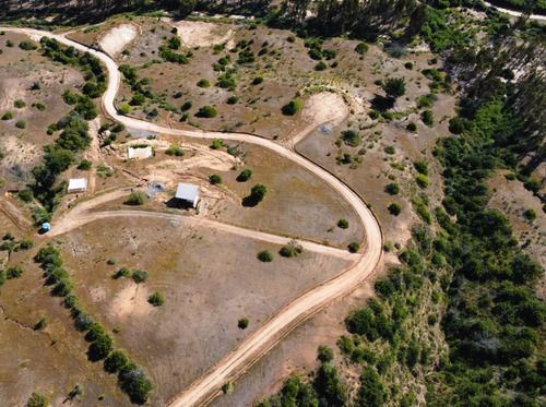 Gran Parcela Con Casa De Cuidador