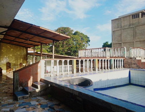 Casa De Dos Pisos En Venta En Palmar Este