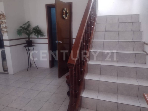 -se Vende Casa En Col. Burocrata En Cd. Cuauhtemoc, Chih