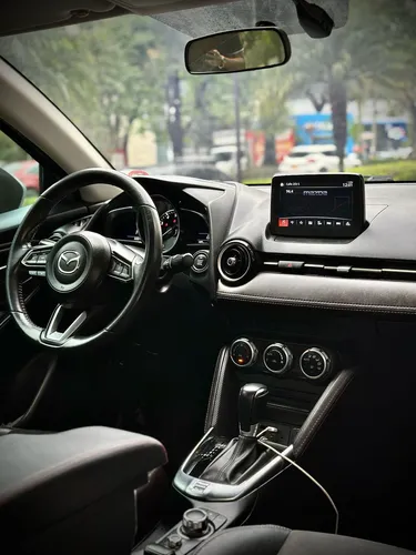 Mazda 2 1.5 Grand Touring Lx Sedan