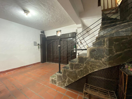 Imagen 14 de 20 de Hermoso Chalet En Venta A Metros Del Centro Comercial