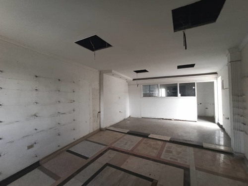 Imagen 8 de 14 de Edificio Comercial