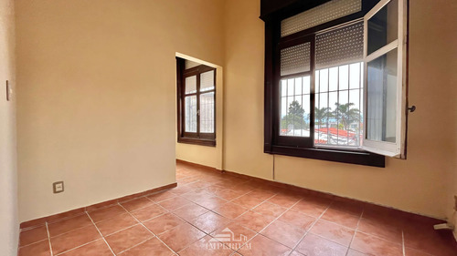 Casa De Altos De 2 O 3 Dormitorios En Malvin, Sobre Av. Estanislao López