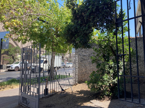 Casa Comercial En Arriendo/ Oficina/ Centro Medico