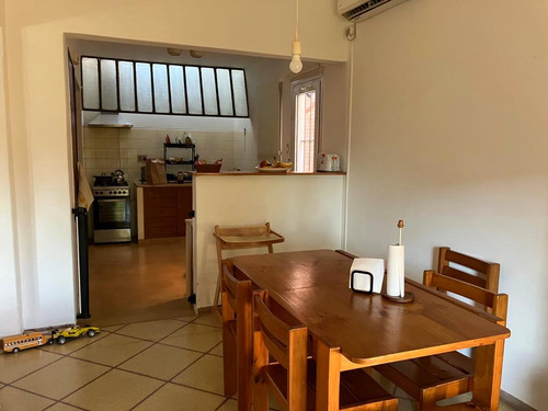 Casa En Venta De Tres Dormitorios Dos Baños Cochera Y Fondo