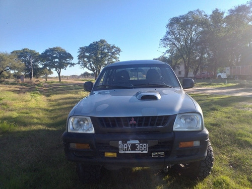 Mitsubishi L200 2001 2.5 Gl D/cab 4x4 I Aa