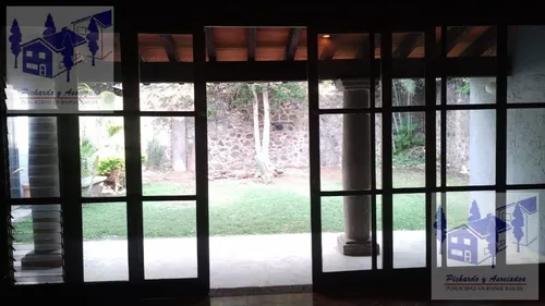 Casa En Venta En La Colonia Vista Hermosa, Cuernavaca