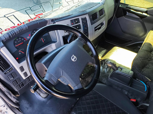 Volvo Vm 330 2015 Cavalo 4x2 Toco, Leito, Ar, Automatico