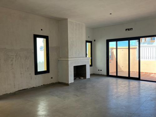 Venta De Departamento En Barrio Mediterraneo, La Providencia