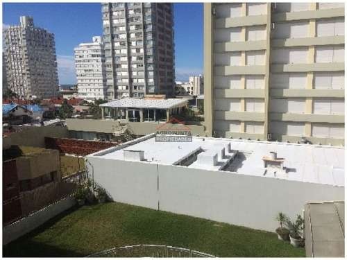Apartamento En Peninsula, 1 Dormitorios *- Ref: 2974