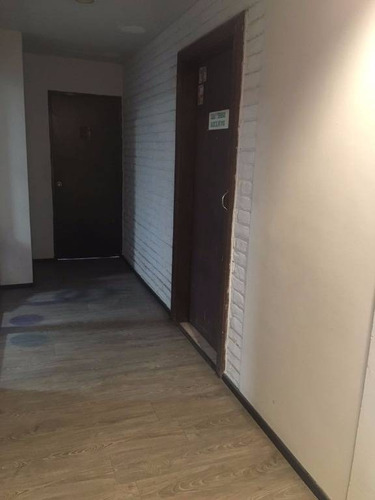 Imagen 4 de 12 de Se Renta Oficina En La Mejor Zona Comercial