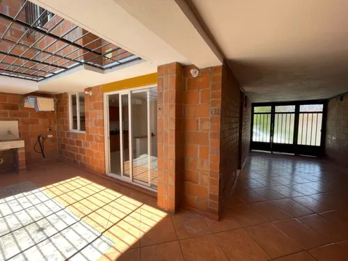 Casa En Venta En Jardines De La Católica. Cod V11893