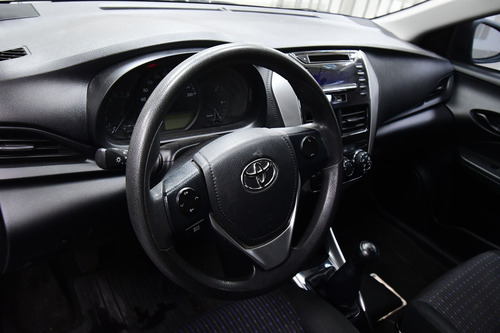 Imagen 13 de 15 de Toyota Yaris 2019 1.5 Core Sedan Mt