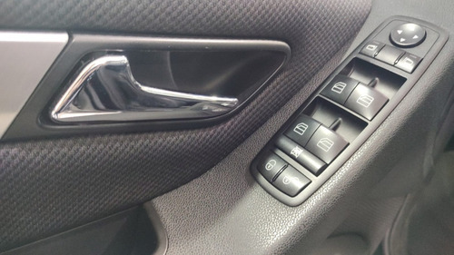 Imagem 10 de 14 de Mercedes Benz Classe B180 Aut 1.7 2011 Completa